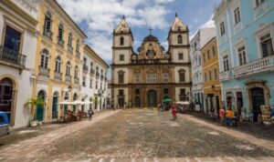 Tocha Olímpica chega a Salvador