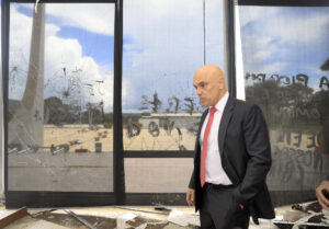 Moraes abre inquérito contra Marcos do Val