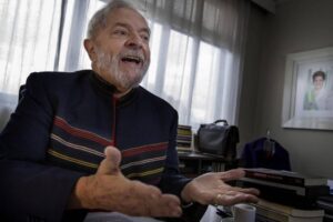 Desembargador do TRF-4 manda soltar o ex-presidente Lula