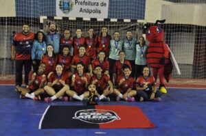 Equipe goiana de handebol conquista o troféu do Campeonato Brasileiro Júnior