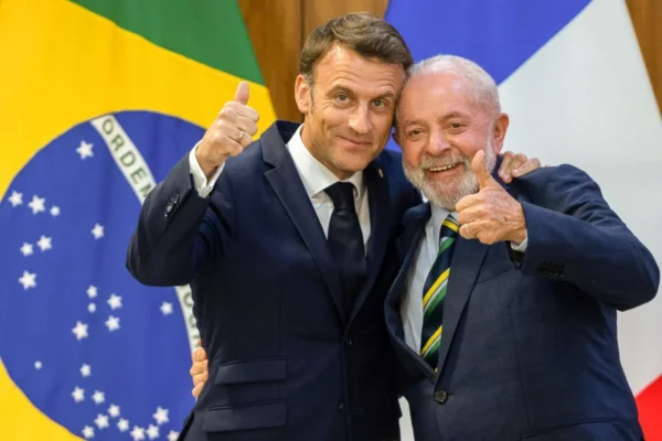 Macron agradece Lula por presença de Janja nas Olimpíadas