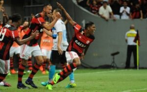 Clube fecha ciclo de  contratações