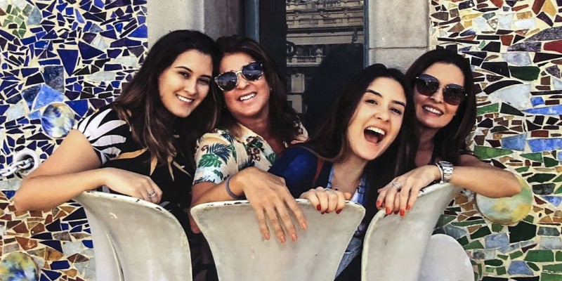 Fátima Bernardes curte férias com filhas