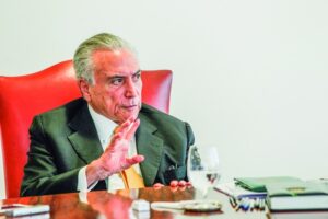 Maioria dos brasileiros quer novas eleições