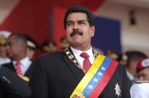 Tribunal manda parar julgamento político de Nicolás Maduro