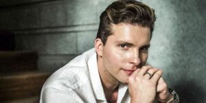 Thiago Fragoso agradece por apoio após  passar por cirurgia no ri