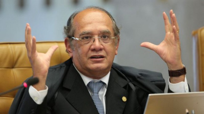 Avião com Gilmar Mendes tem falha técnica e é obrigado a retornar a Brasília