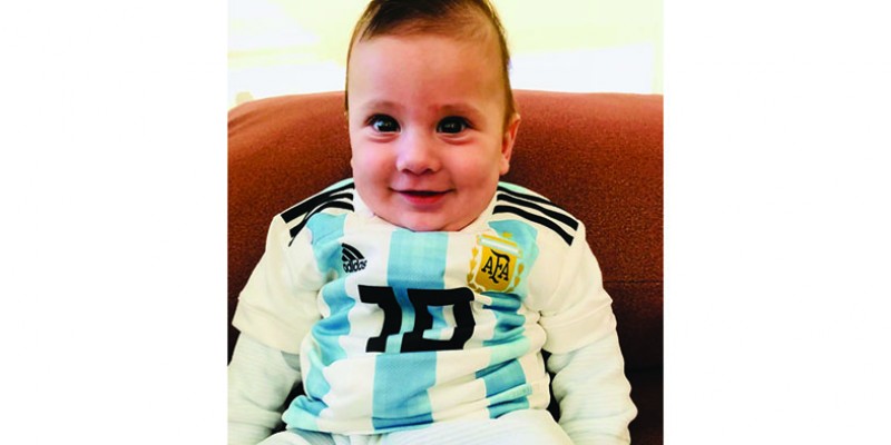 Lionel Messi ganha torcida do filho caçula antes do jogo