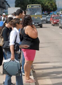 641 milhões de adultos no mundo são obesos