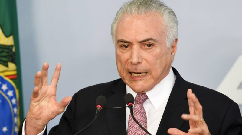 Temer se reúne com ministro da Justiça e advogada-geral da União