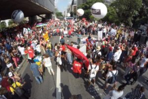 Tensão continua em frente ao Planalto