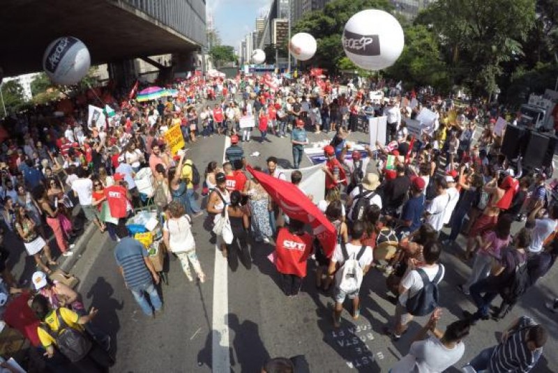 Tensão continua em frente ao Planalto