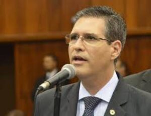 Francisco Jr declara apoio a Vanderlan no segundo turno