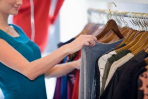 Muita gente prefere deixar as compras de roupa para janeiro