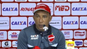 Técnico do Vila prevê jogo diferente na quarta