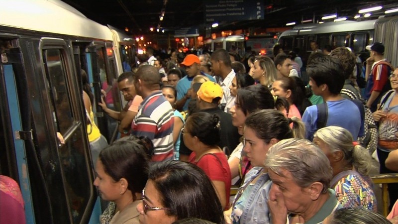 Só dois vigilantes para cada terminal