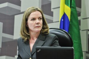 PGR pede condenação de  Gleisi e Paulo Bernardo