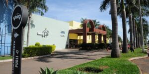 Projeto que transfere regulação da saúde ao Estado começa a ser d