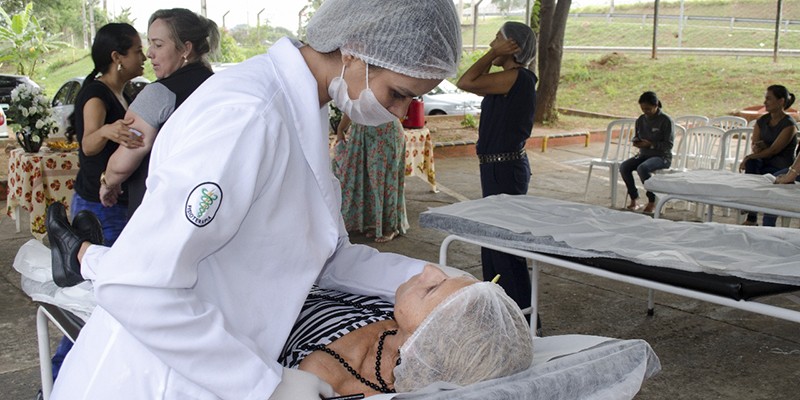 Servidoras participam de ação de beleza da Comurg