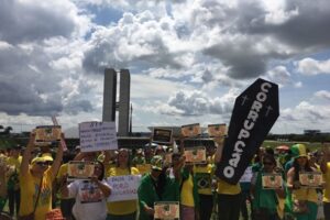 Protesto em defesa da Lava Jato reúne manifestantes em 200 cidades do Brasil