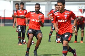 Lateral Eduardo está chegando