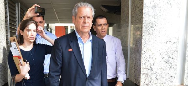 Dirceu é condenado a 23 anos de prisão por corrupção e lavagem de dinheiro