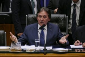 Voto distrital misto abre pauta do Senado