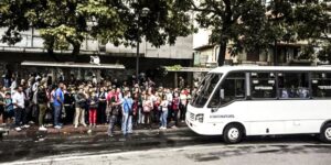 Venezuela entra  em greve parcial em protesto contra governo