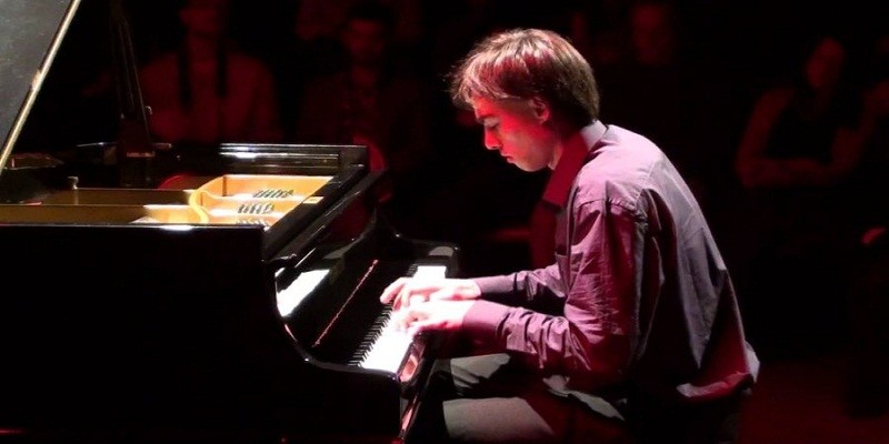 Bruno Hrabovsky  apresenta estilo diversificado para piano