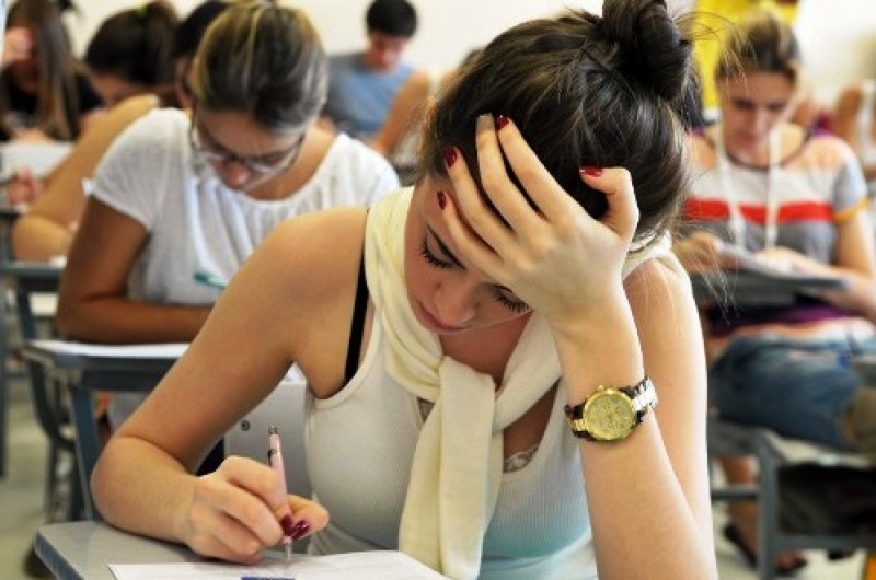 UEG oferece mais de mil vagas em 16 municípios