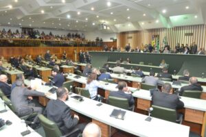 Assembleia retoma trabalhos amanhã