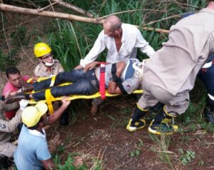 Motorista e criança de seis anos caem de ponte em Mineiros