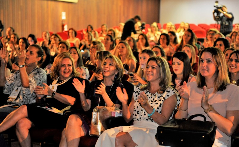 Luiza Trajano elogia programas sociais do Estado voltados para mulheres