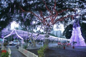 Praças recebem 100 mil pessoas