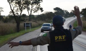 Fiscalização aumenta no final do ano em estradas e aeroportos do país