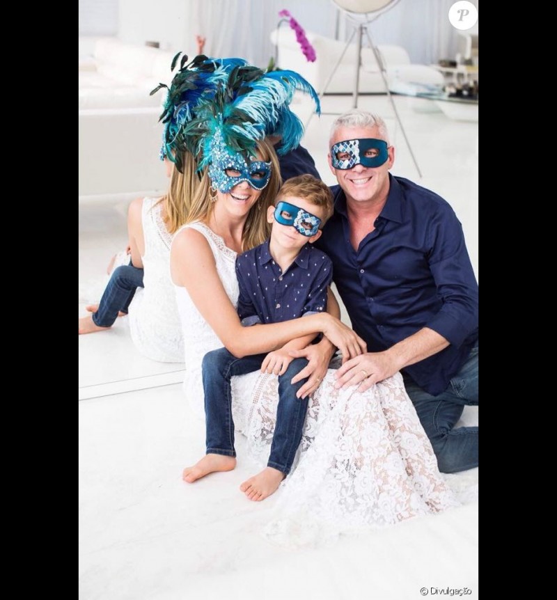 Ana Hickmann comemora 20 anos de casada e marido entrega defeito: “Autoritária”