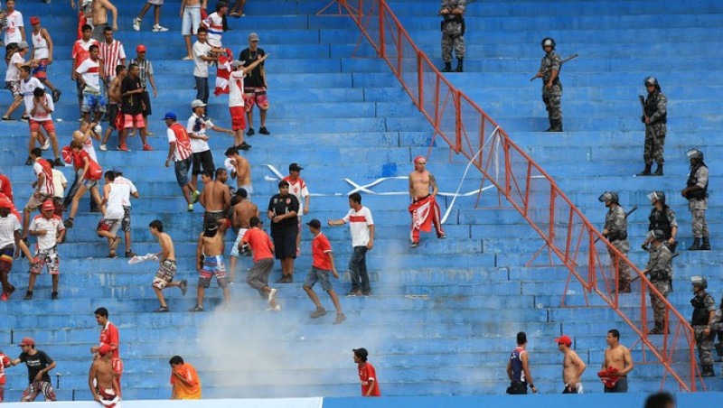 Goiás e Vila perdem cinco mandos de campo