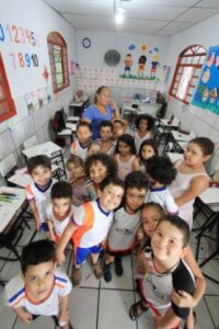 Mais crianças com acesso à escola