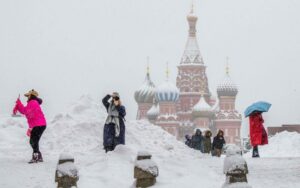 Moscow sofre com efeitos da maior nevasca em 100 anos