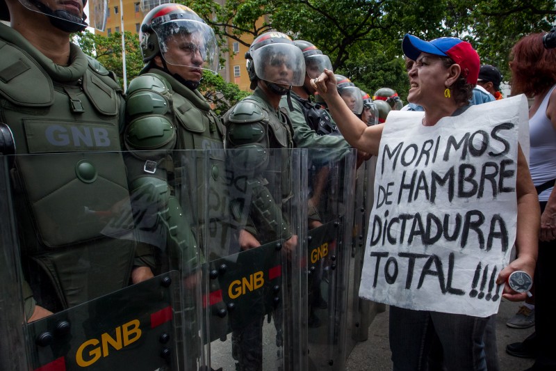 Colômbia deve regularizar situação migratória de 200 mil venezuelanos