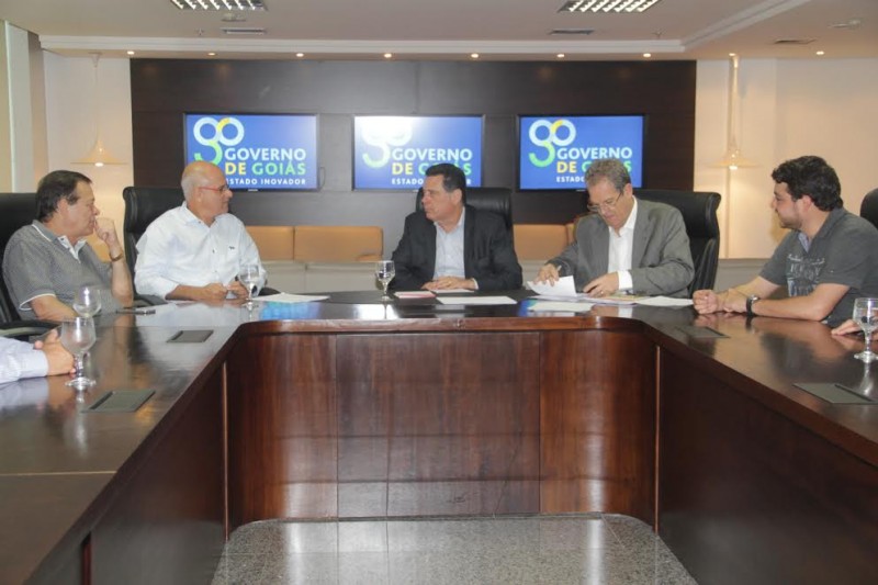 Marconi recebe mais sete prefeitos eleitos