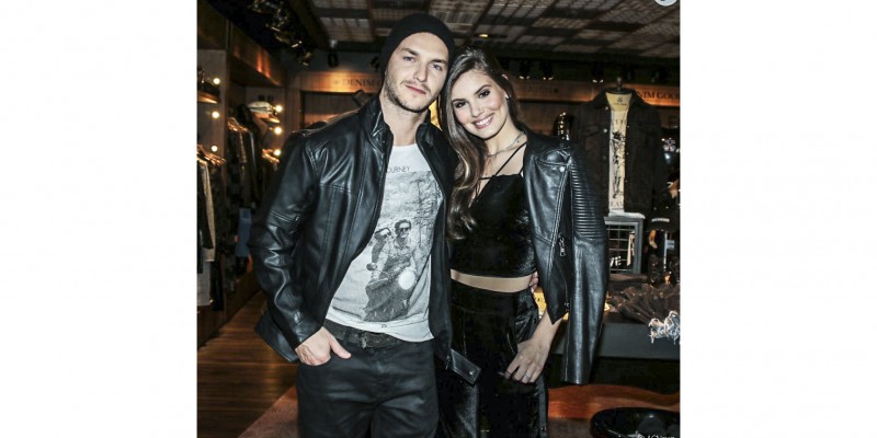 Camila Queiroz e Klebber Toledo dividem tarefas em casa