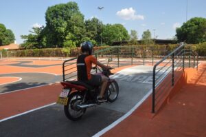 Detran inaugura nova pista de teste para motociclistas