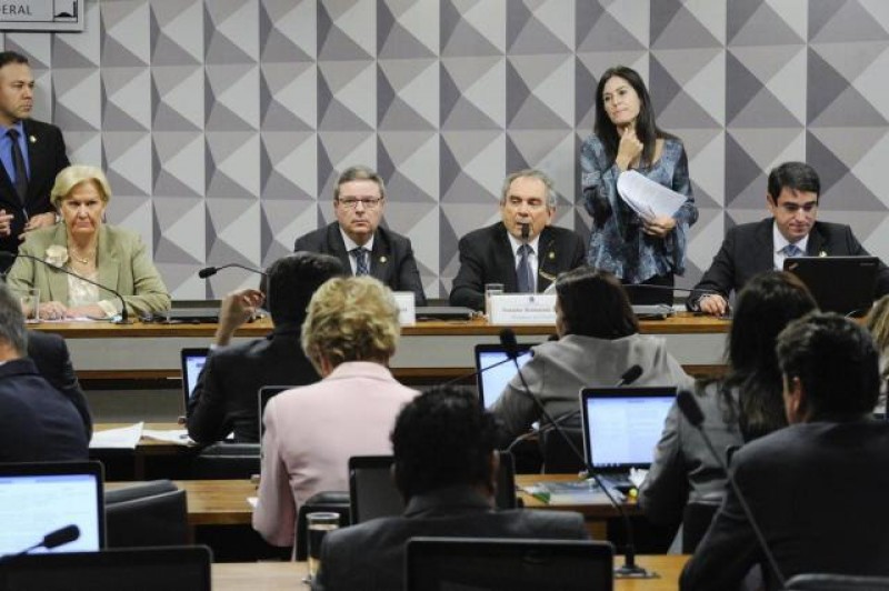 Acusação pede revisão da pergunta final do julgamento do impeachment