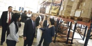 Prefeito chama sorteados da habitação para assinar contratos