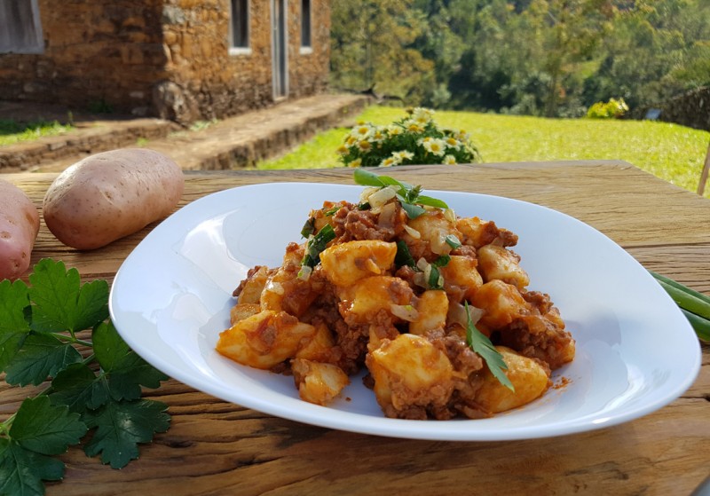 Conhecer ‘cantos’ e comidas pelo mundo