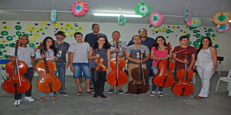 Alunos de Festival se apresentam em escola pública de Goiás