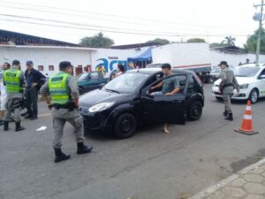 Feira da Marreta foi alvo de operação policial neste domingo