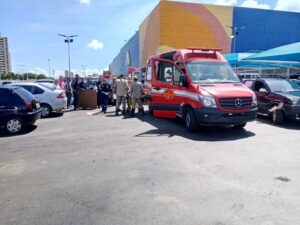 Idoso passa mal e é socorrido por equipe de bombeiros