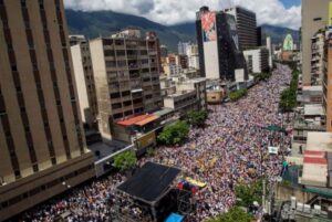 Parlamento venezuelano declara Maduro culpado pela crise no país